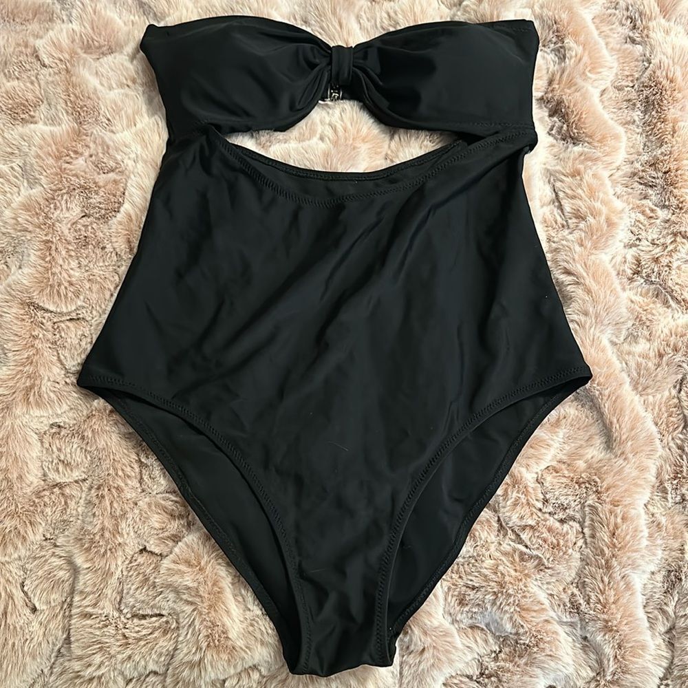 CUPSHE One Piece Cut Out Swimsuit